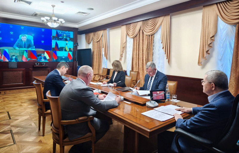 Сергей Меликов принял участие в обсуждении мер по снижению уровня неформальной занятости в СКФО