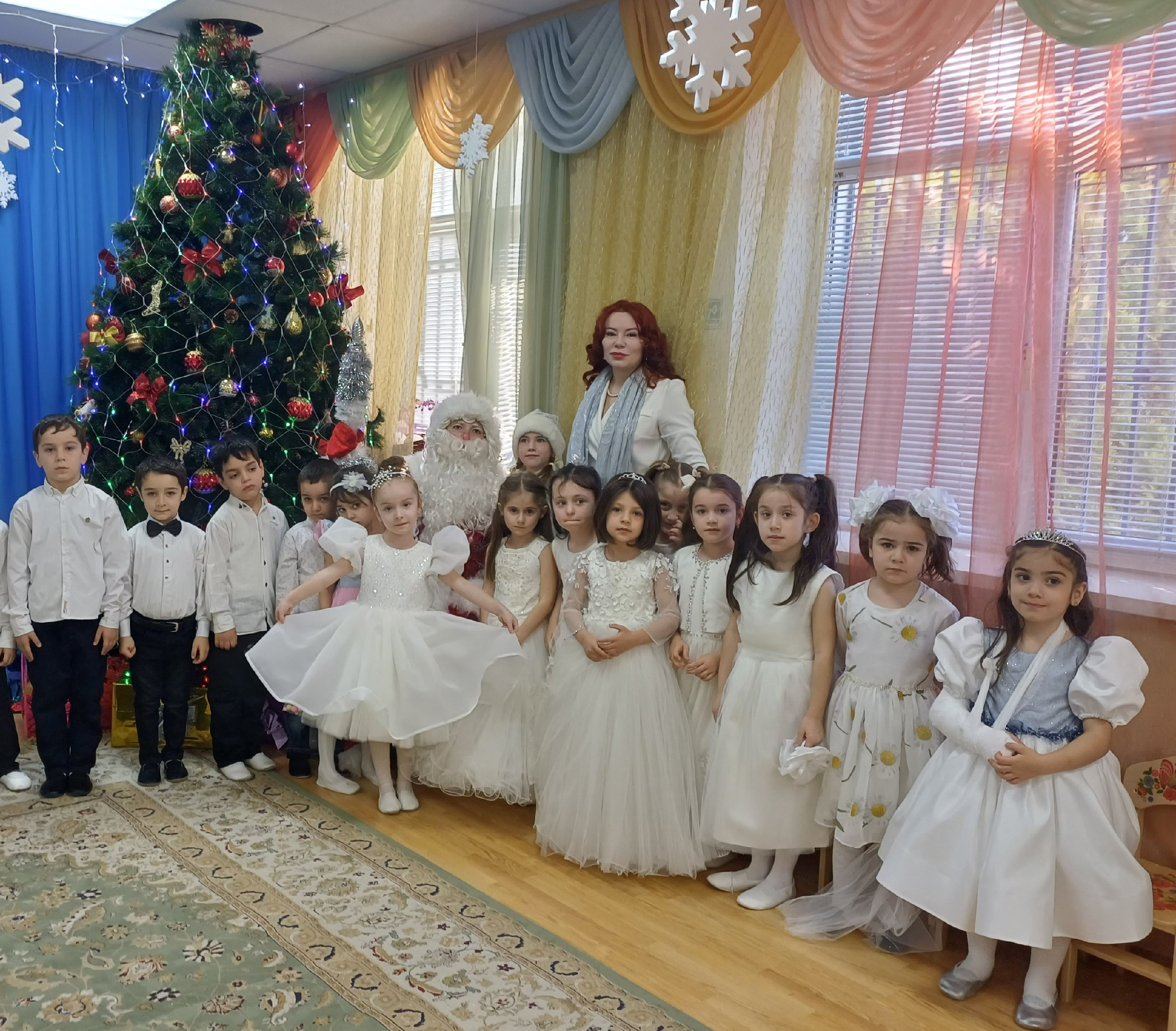 Розничная сеть "Магнит" помогла сделать новогодние праздники для детей