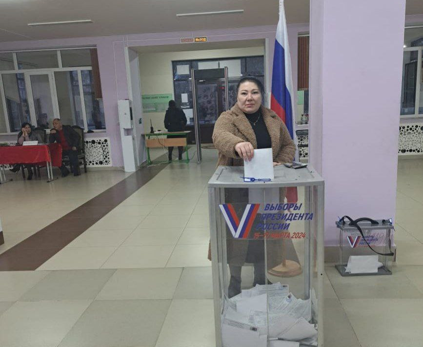 Кизтамун Мансурова отдала свой голос на выбора 2024
