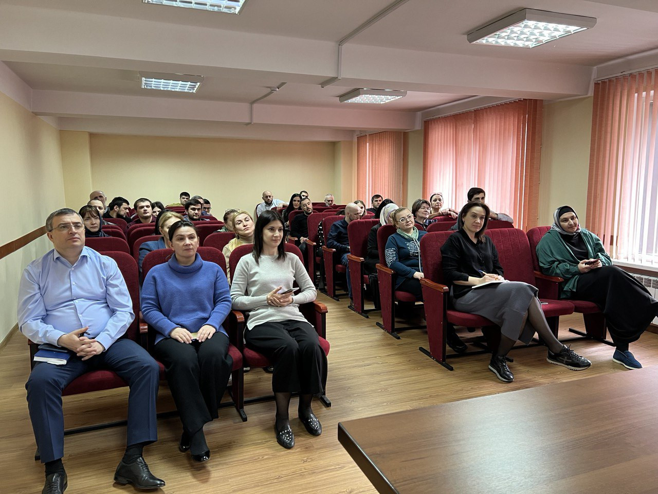 В преддверии декларационной кампании 2023 года в Минпромторге РД провели семинар-совещание