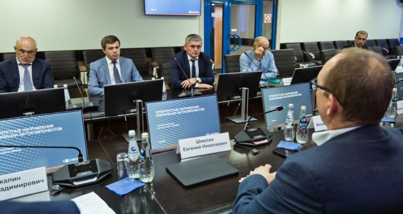 Министр промышленности и торговли Республики Дагестан Низам Халилов с ответным визитом посетили завод «АВТОВАЗ» г. Тольятти.