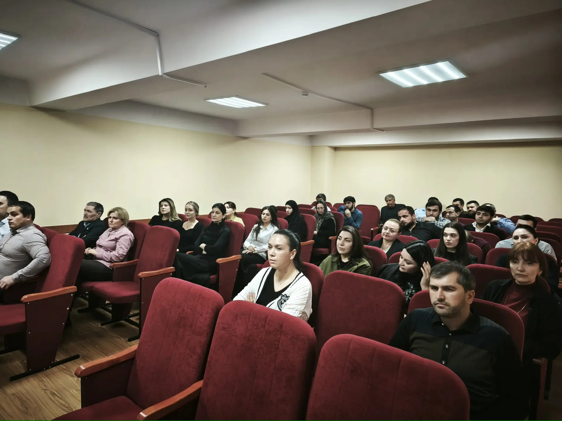 В Международный день борьбы с коррупцией в Минпромторге РД прошел семинар-совещание по противодействию коррупции.