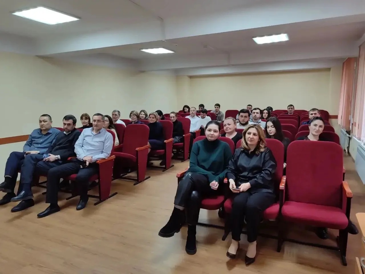 В Министерстве промышленности и торговли Дагестана обсудили новеллы антикоррупционного законодательства